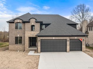 54370 Coachford Dr, New Baltimore, MI