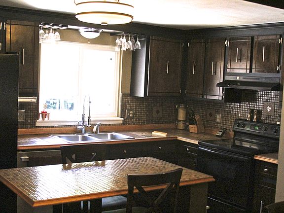 Kitchen with island