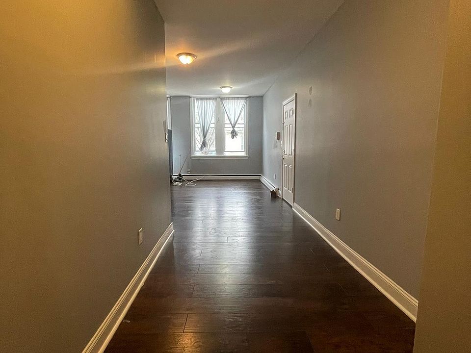 2nd image of 604 11th St #1A