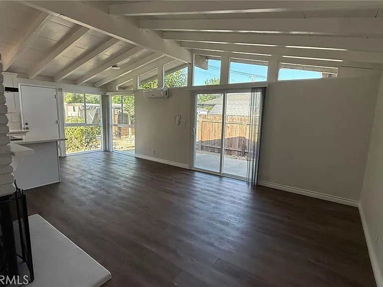 1002 E Walnut Ave — Photo 14