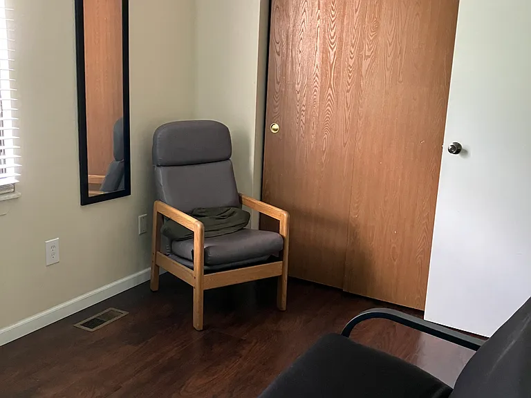 526 E Graham Pl — Photo 19