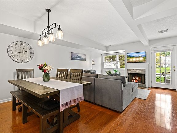 3rd image of 29 Merganser Way #29
