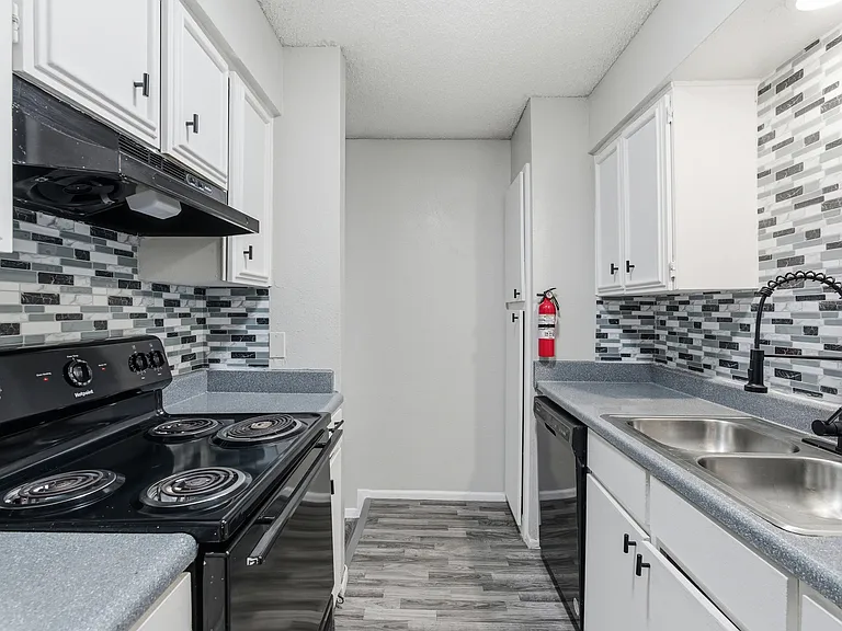 The Pointe at Babcock — Photo 17
