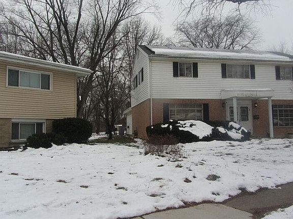 3rd image of 233 Grant St