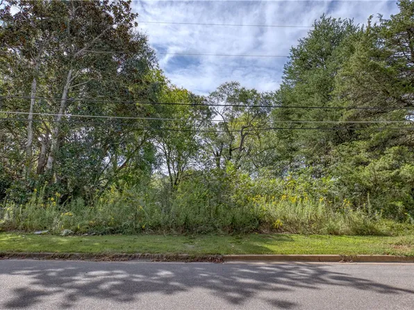 923 Holmes Ave, Auburn, AL 36832