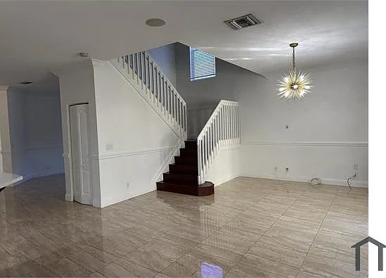 124 Canterbury Pl — Photo 14