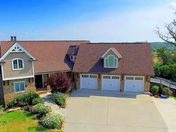 1199 Saint Ives Dr, Sevierville, TN 37862