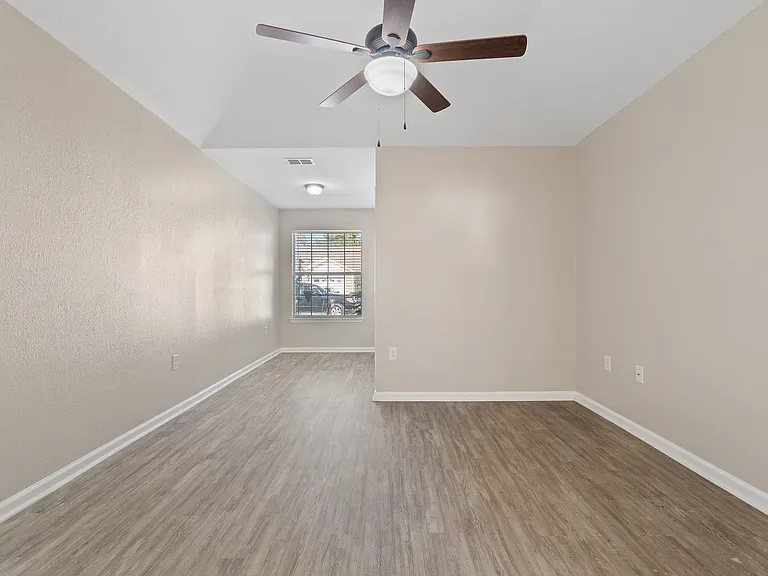 4454 Nobility Ct — Photo 6