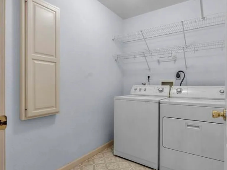 846 & 848 Aaron Dr #848 — Photo 8