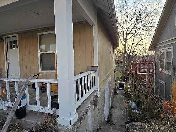 4th image of 1418 Hardesty Ave