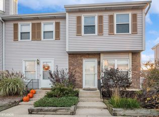 1252 Marywood Ct, Aurora, IL 60505