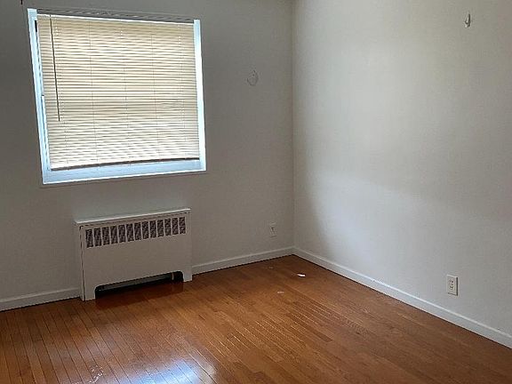 4th image of 1070 Shore Pkwy #2