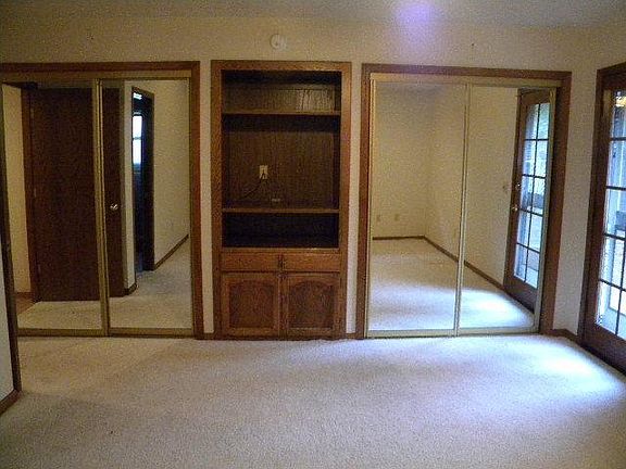 3rd image of 127 Arbusto Cir