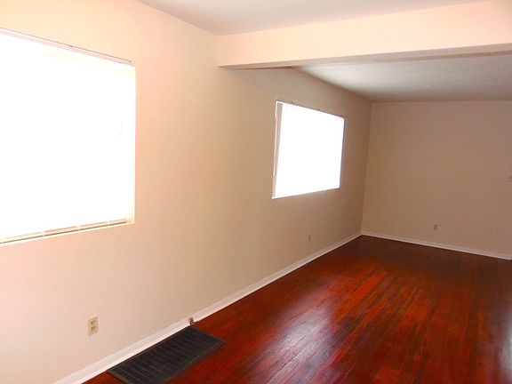 4th image of 4177 Sullivant Ave