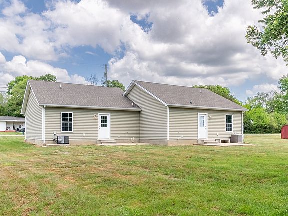 5th image of 221 Fry Ln