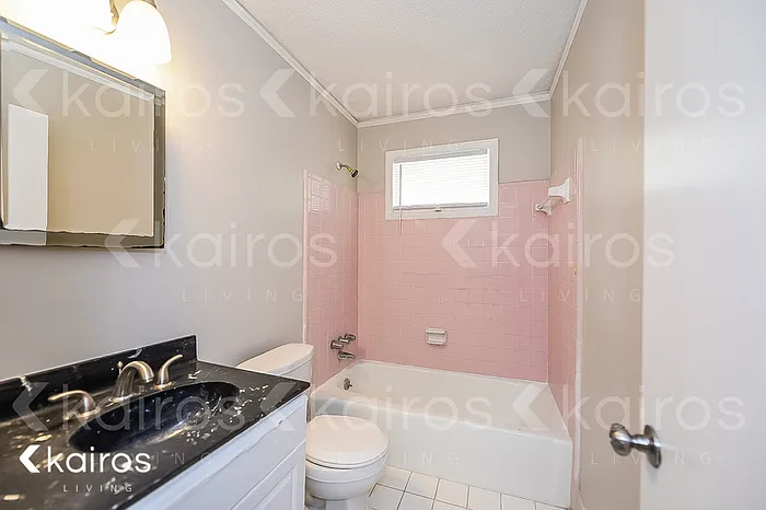 313 Shoreditch Dr — Photo 8