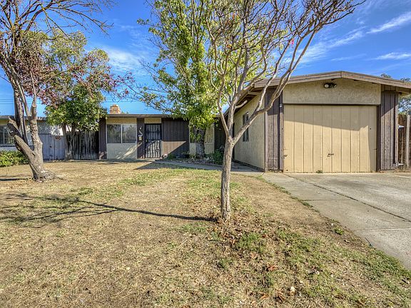 2nd image of 3905 Moonbeam Dr
