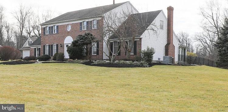 1st image of 230 Grasshopper Dr