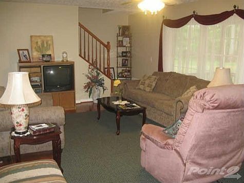 4th image of 81 D North Ln