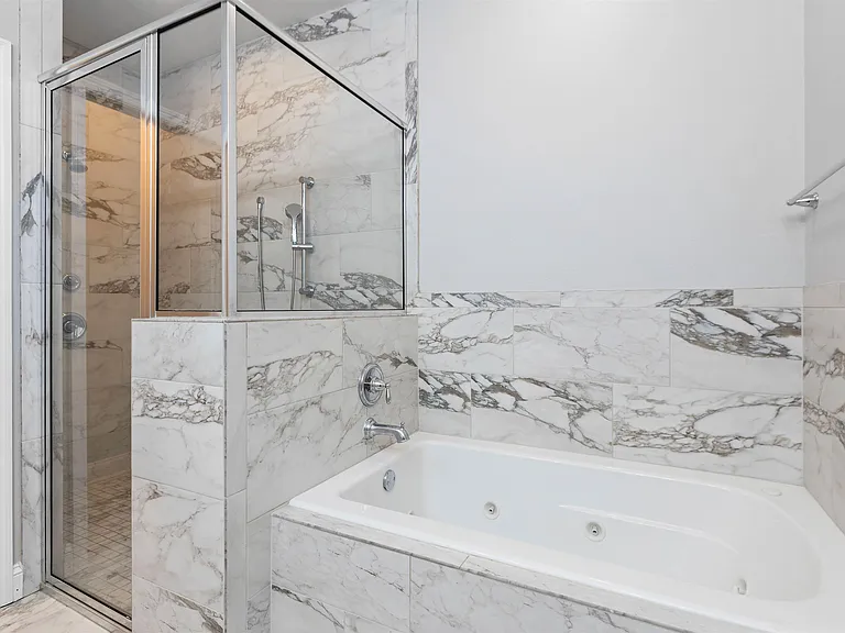 8756 Glenoak Trl — Photo 21