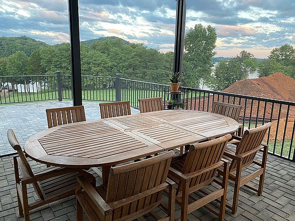 Upstairs Screened in Porch