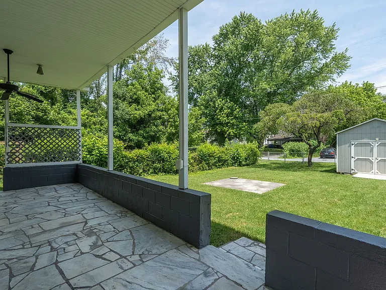 1306 E Chilhowie Ave — Photo 2