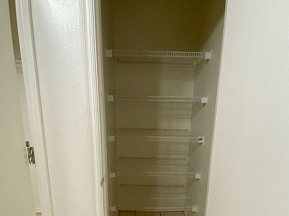 4th image of 1108 Brandywine Ln Unit 6