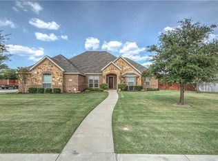 1422 Plum Creek Dr, Midlothian, TX 76065
