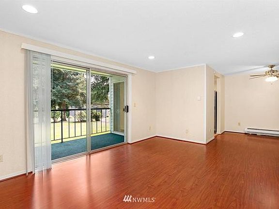 5th image of 4635 W Lake Sammamish Pkwy SE APT G201