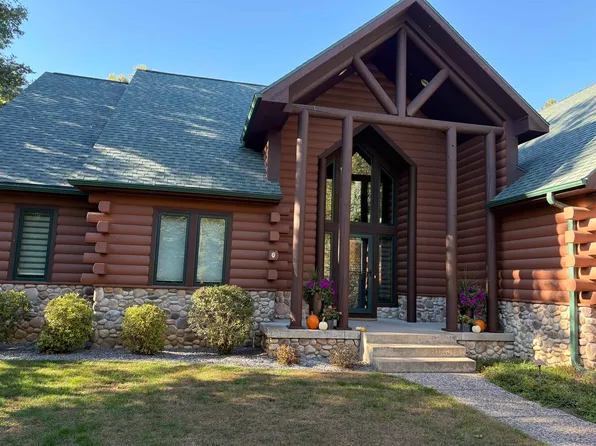N7743 Half Moon Bay Dr W, New Lisbon, WI 53950
