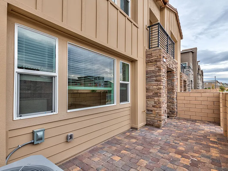 2553 Venetia Pointe St — Photo 12