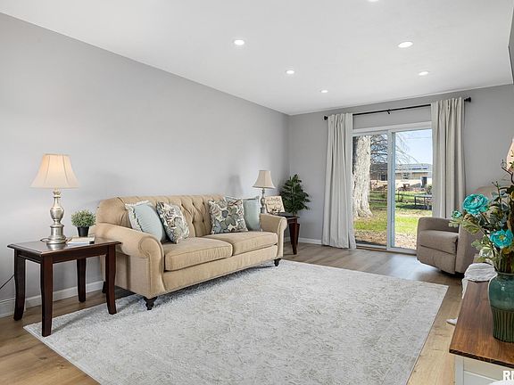 5th image of 1109 E Brookhill Rd