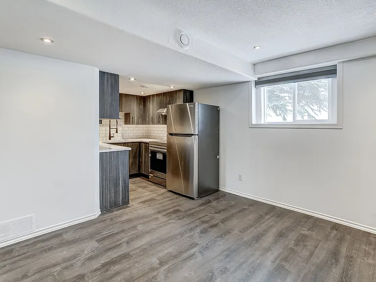 414 60th Ave NE #B — Photo 8
