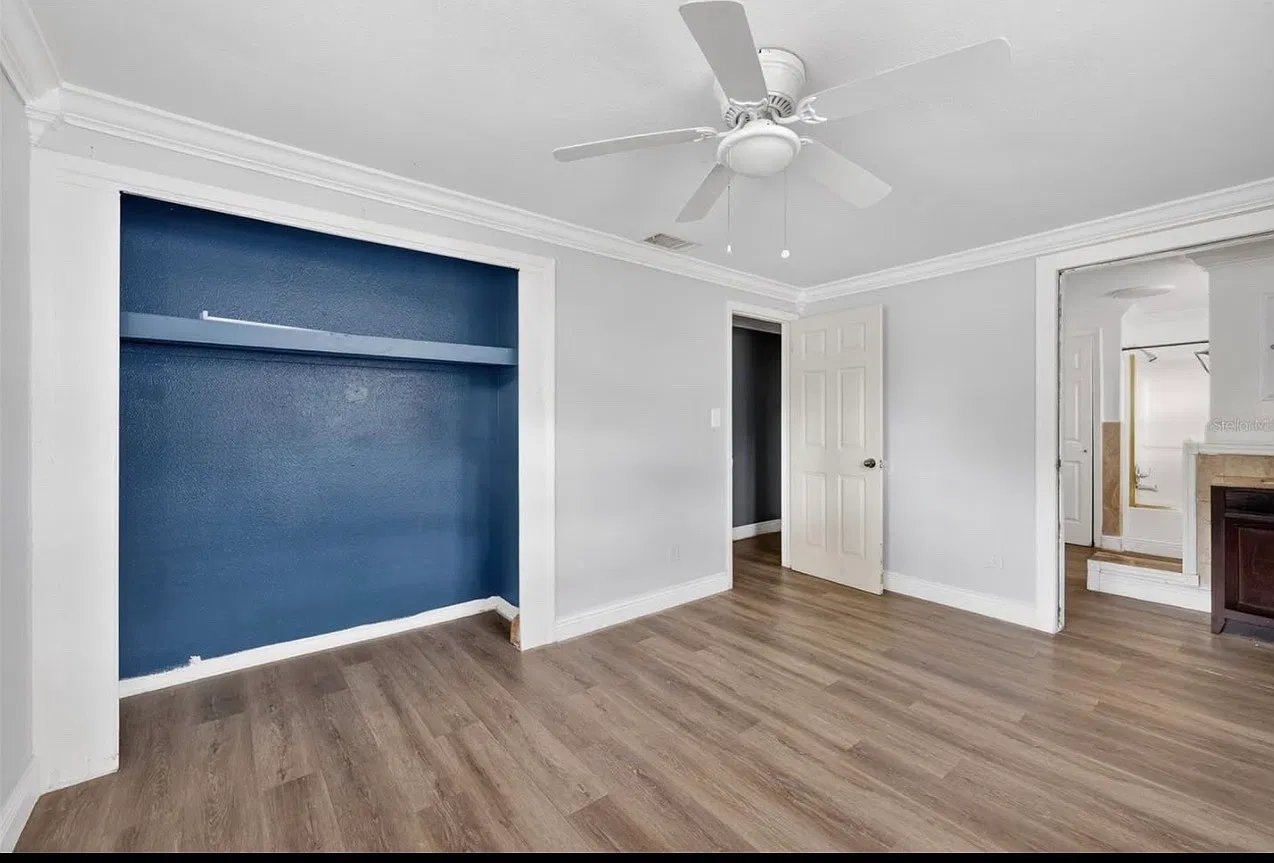 709 E Crenshaw St — Photo 3