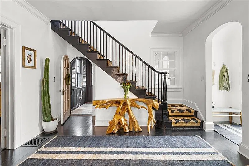 4 bed, 2.5 bath, 2618 sqft, $7,500 — Photo 4