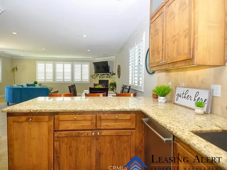 2526 Coburn Ln — Photo 8