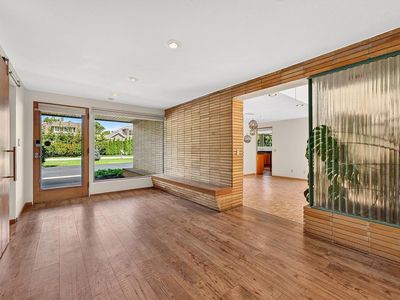 715 E Juniper LANE, Milwaukee, WI, 53217