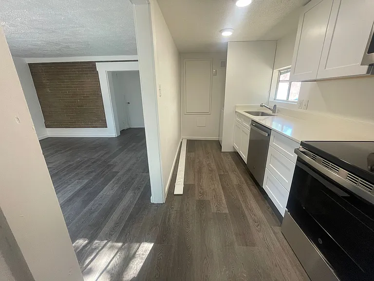 321 E Evans Ave — Photo 13