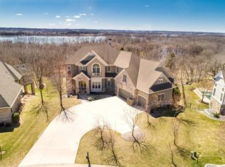 10689 Sonoma Rdg, Eden Prairie, MN 55347