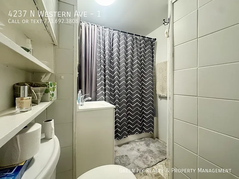 4237 N Western Ave #1 — Photo 8