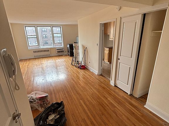 4th image of 8746 Chelsea St APT 4J