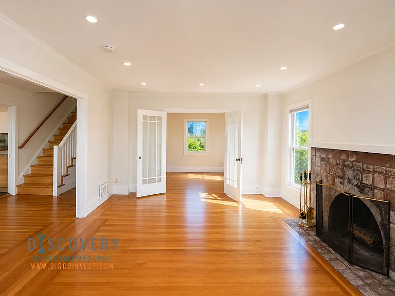 1122 Winsor Ave — Photo 7
