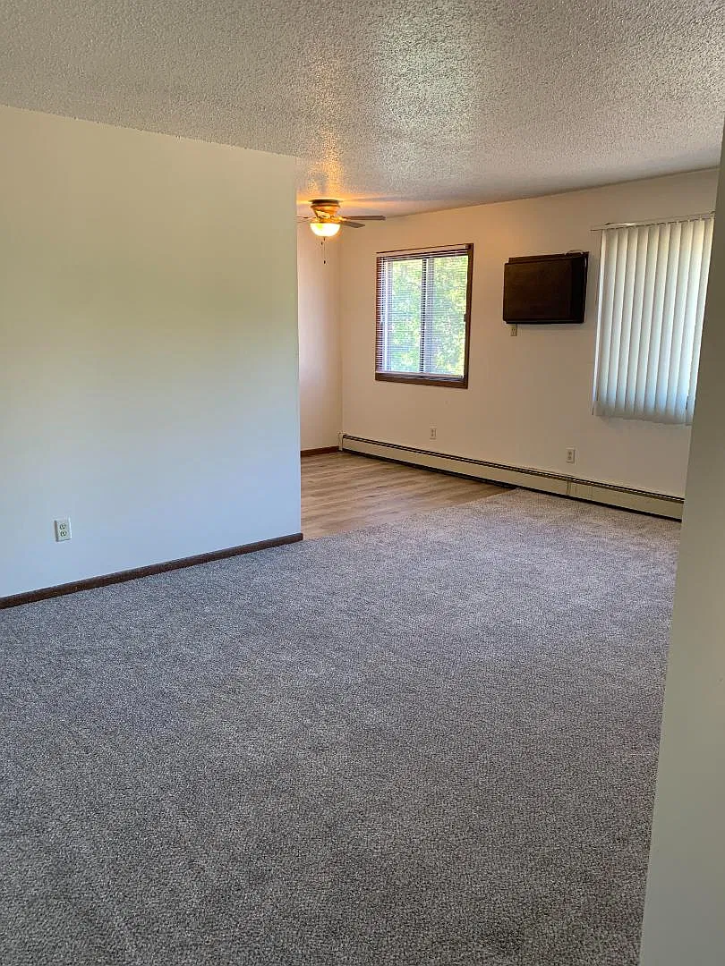724 W 17th St - #9 — Photo 2