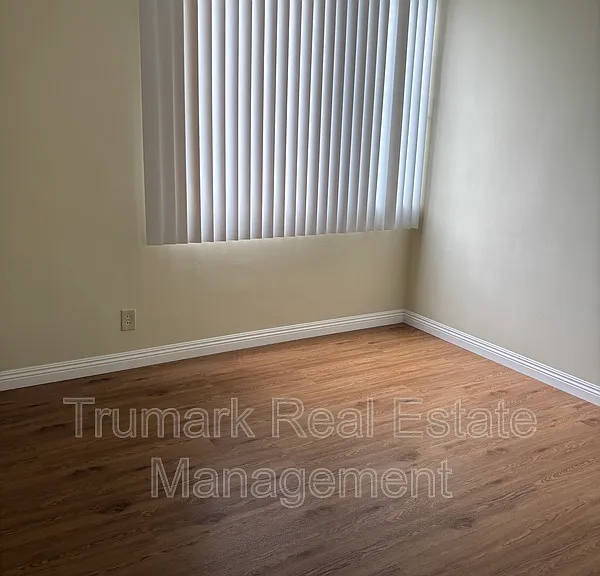 3830 Orangedale Ave #3 — Photo 8