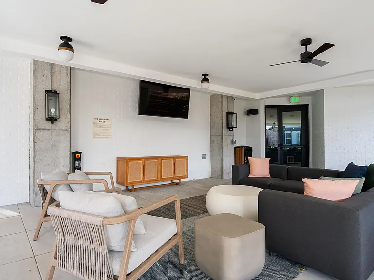 Hideaway Courtyard Lounge