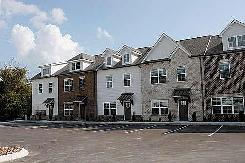 427 Grady Way