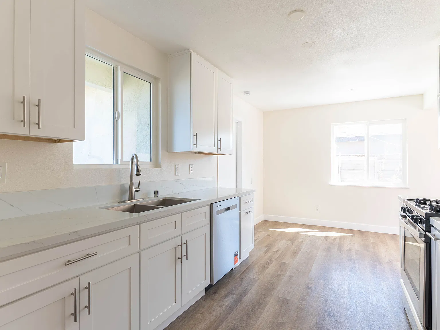 3 bed, 1.5 bath, 1065 sqft, $3,650 — Photo 1