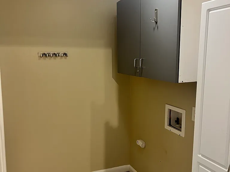 110 Doral Ct — Photo 9