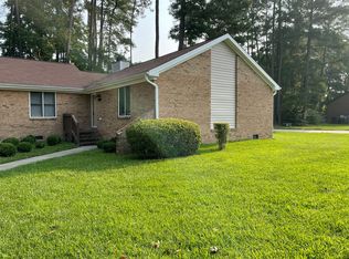 499 Coronation Dr, Fayetteville, NC 28311