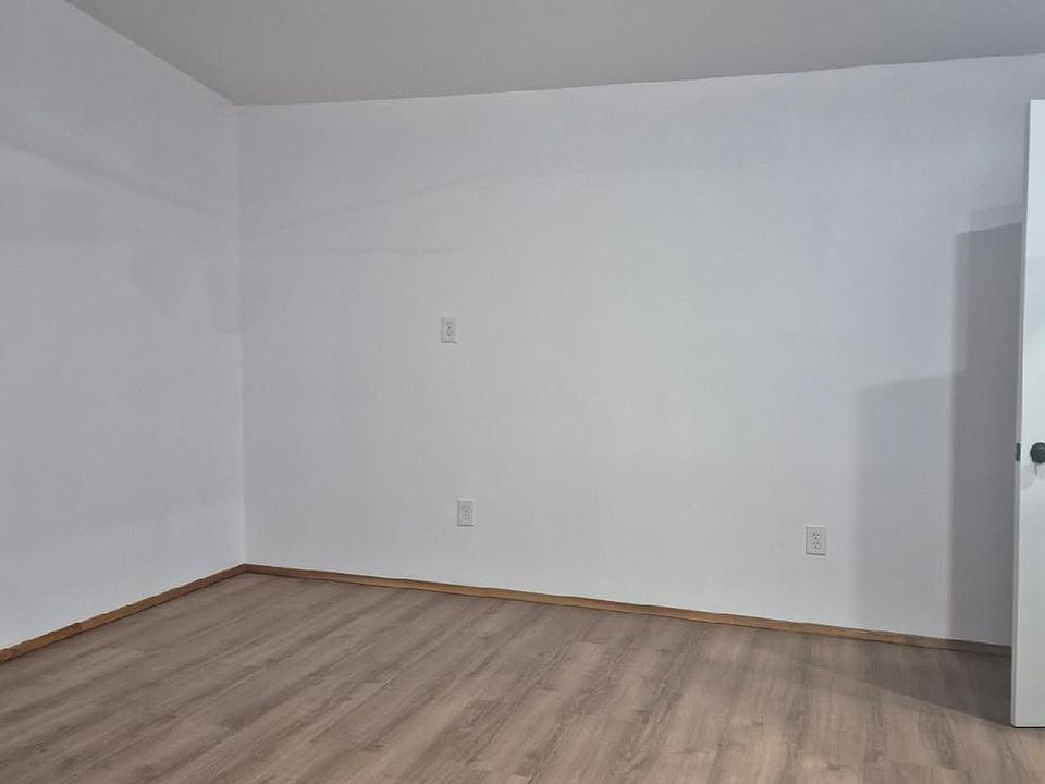 1st image of 147 E 98th St